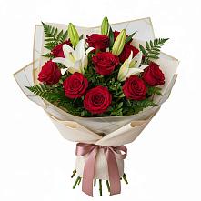 Букет цветов из:  Лилии и Розы в Сонково