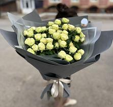 Букет Белые кустовые розы Солинеро в Сонково