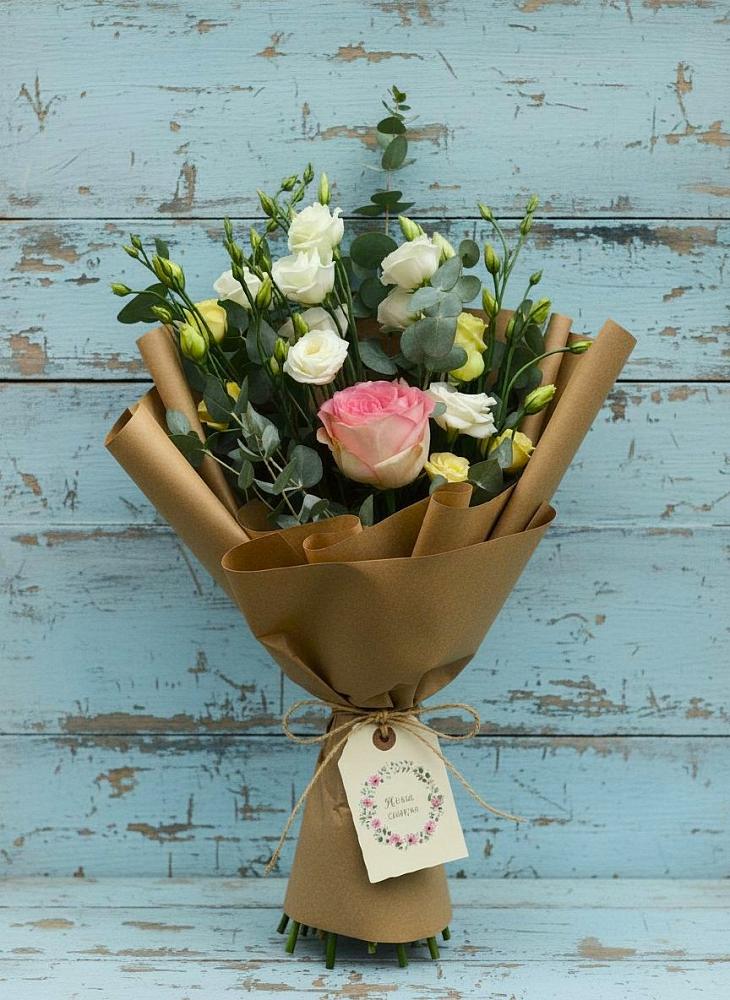 Букет цветов из: Розы и Лизиантусы в Сонково