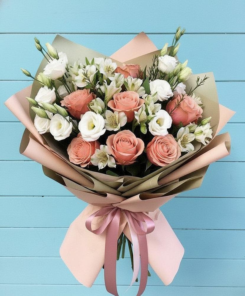 Букет цветов из: Розы, Альстромерии и Лизиантусы в Сонково