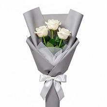 Букет 3 белые розы в Сонково