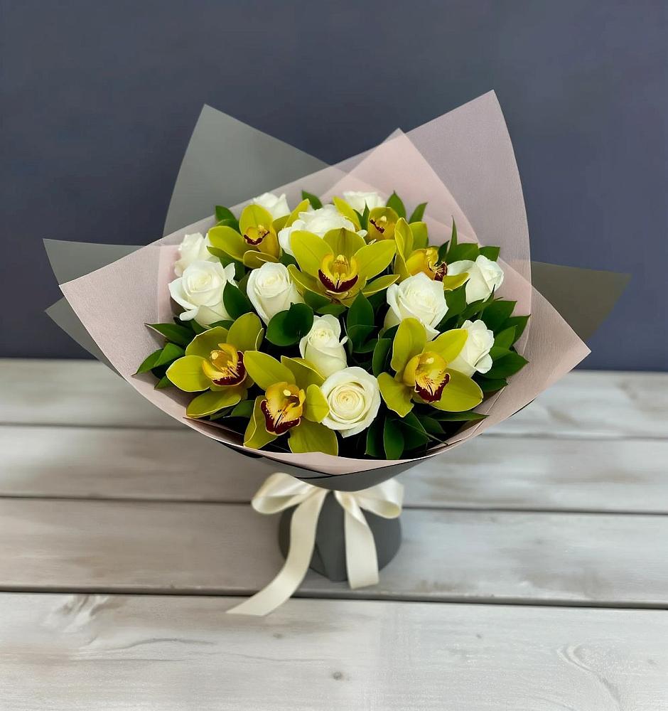 Букет цветов из: Орхидеи и Розы в Сонково