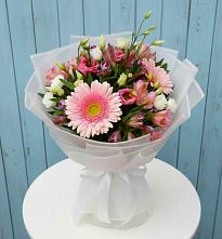 Букет цветов из:  Герберы, Альстромерии и Лизиантусы в Сонково