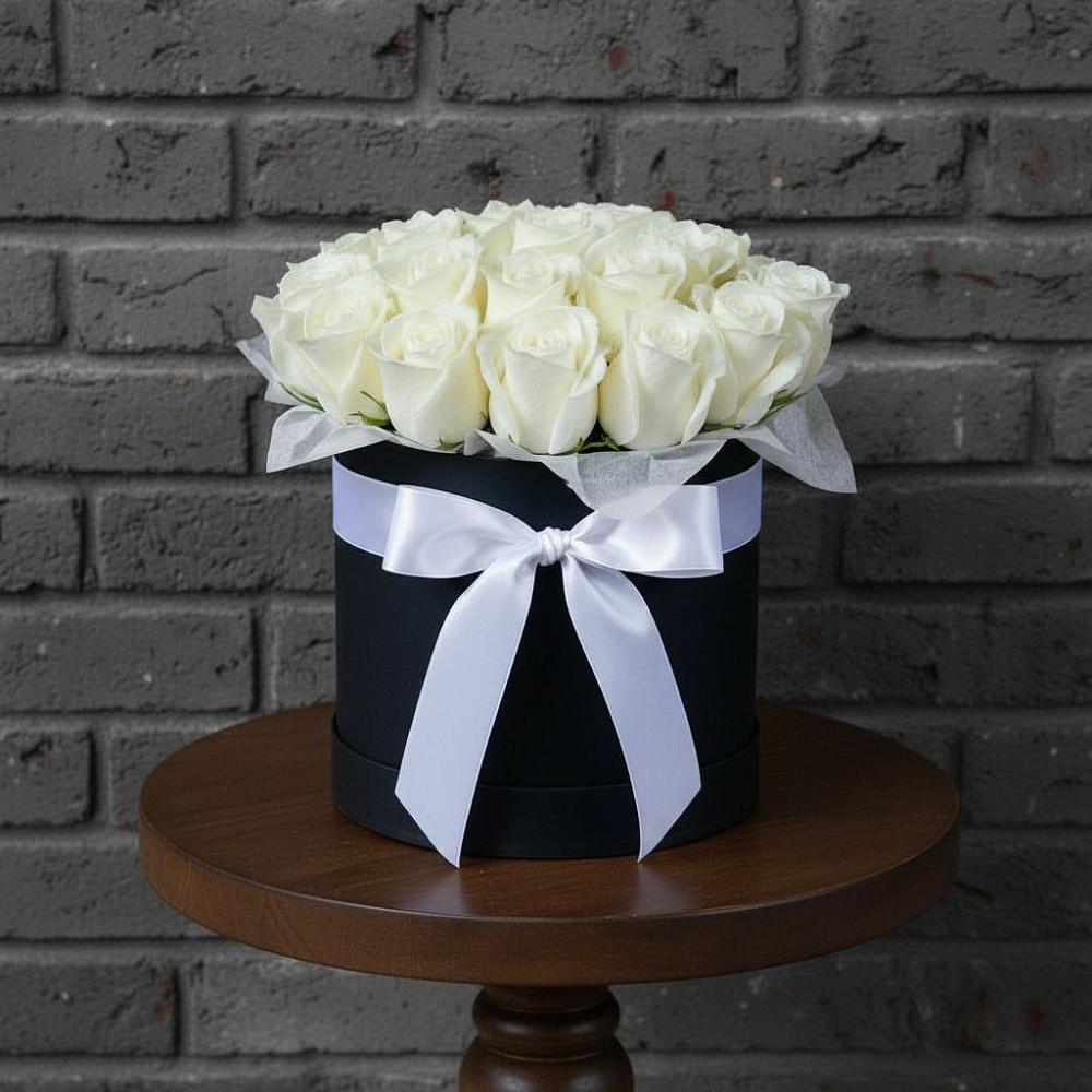 Цветочная композиция из Розы в шляпной коробке в Сонково