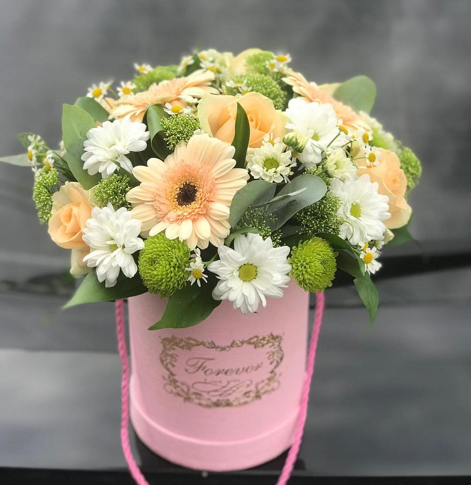 Цветочная композиция из Розы, Герберы и Хризантемы в шляпной коробке в Сонково