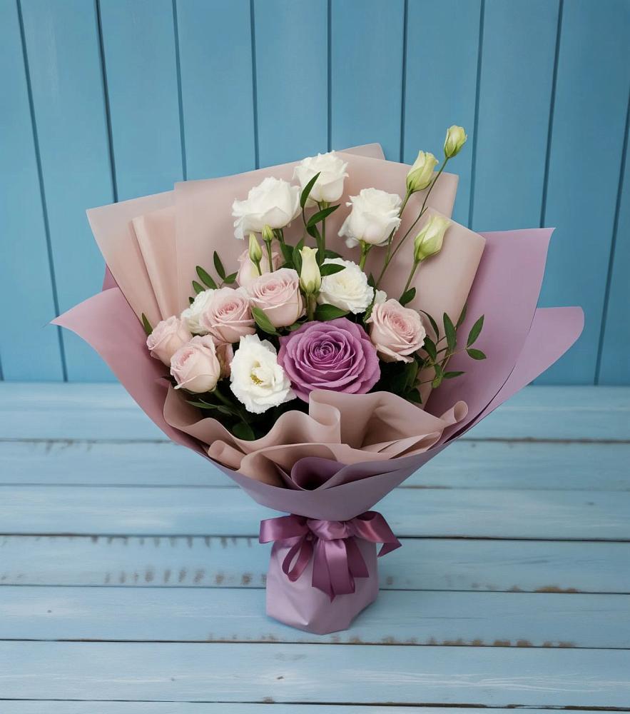 Букет цветов из: Розы и Лизиантусы в Сонково